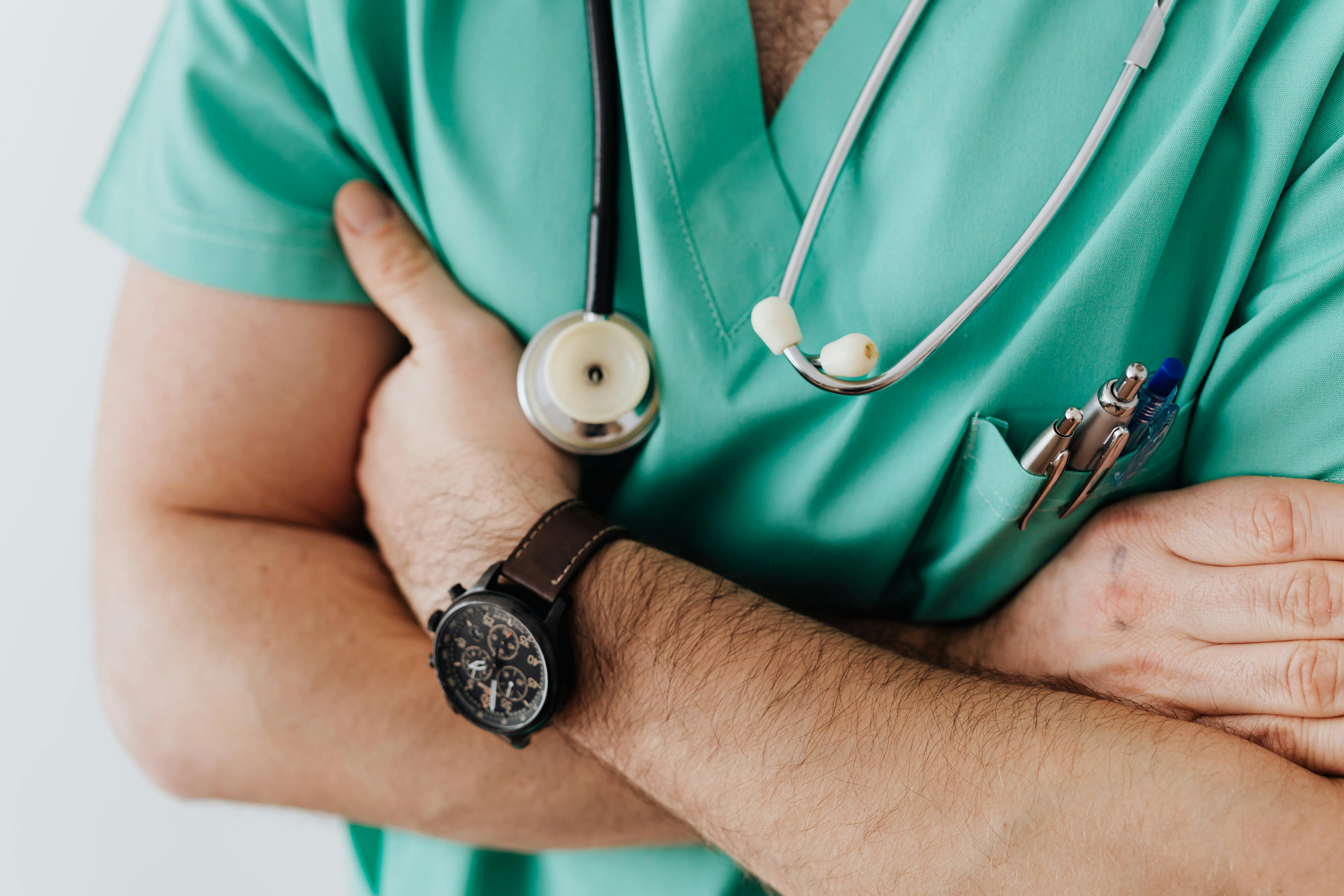 Pourquoi externaliser vos tâches comptables en tant que professionnel de santé indépendant ? Réponse de votre Expert-Comptable à Marseille 13008